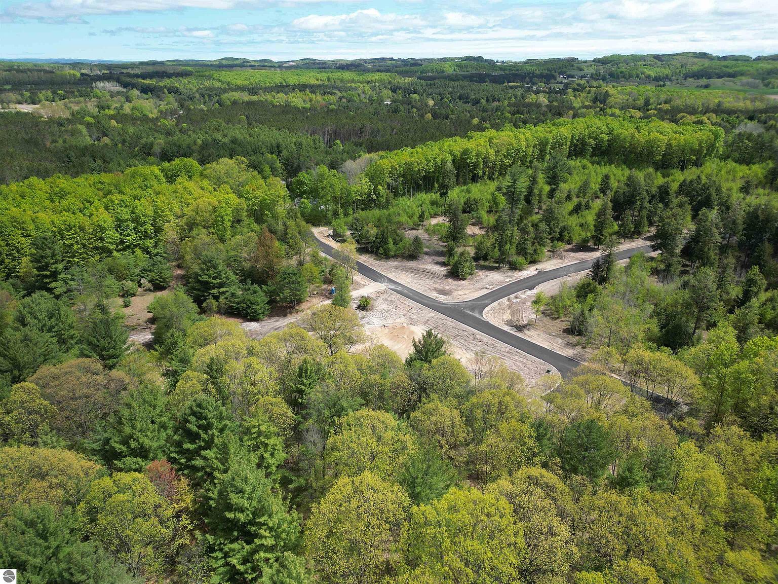 4717 Leaning Birch Dr #2 Traverse City, MI 49685 - Thumbnail 3