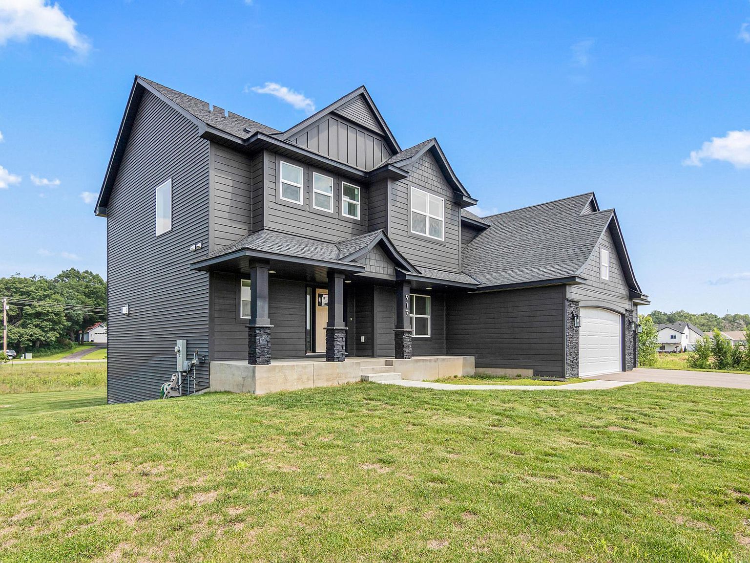 917 174th Ave NE Ham Lake, MN 55304 - Thumbnail 3