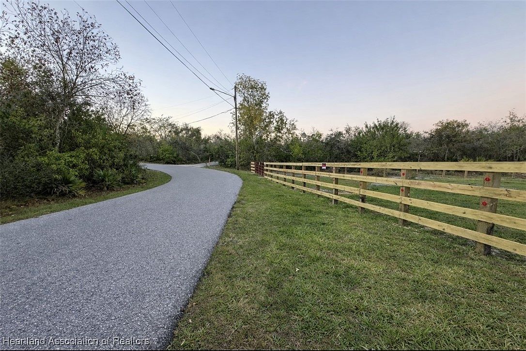 100 Parkview Dr Lake Placid, FL 33852 - Thumbnail 3