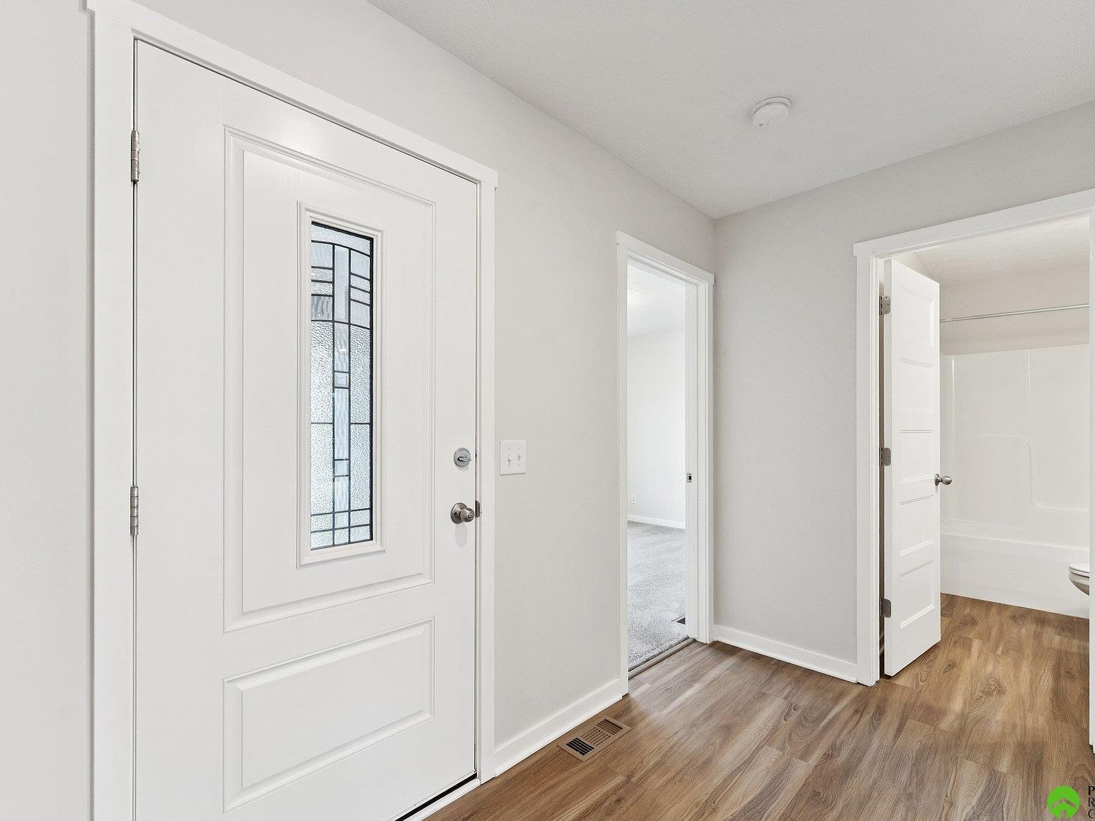 370 Eastwood Dr Louisville, NE 68037 - Thumbnail 3