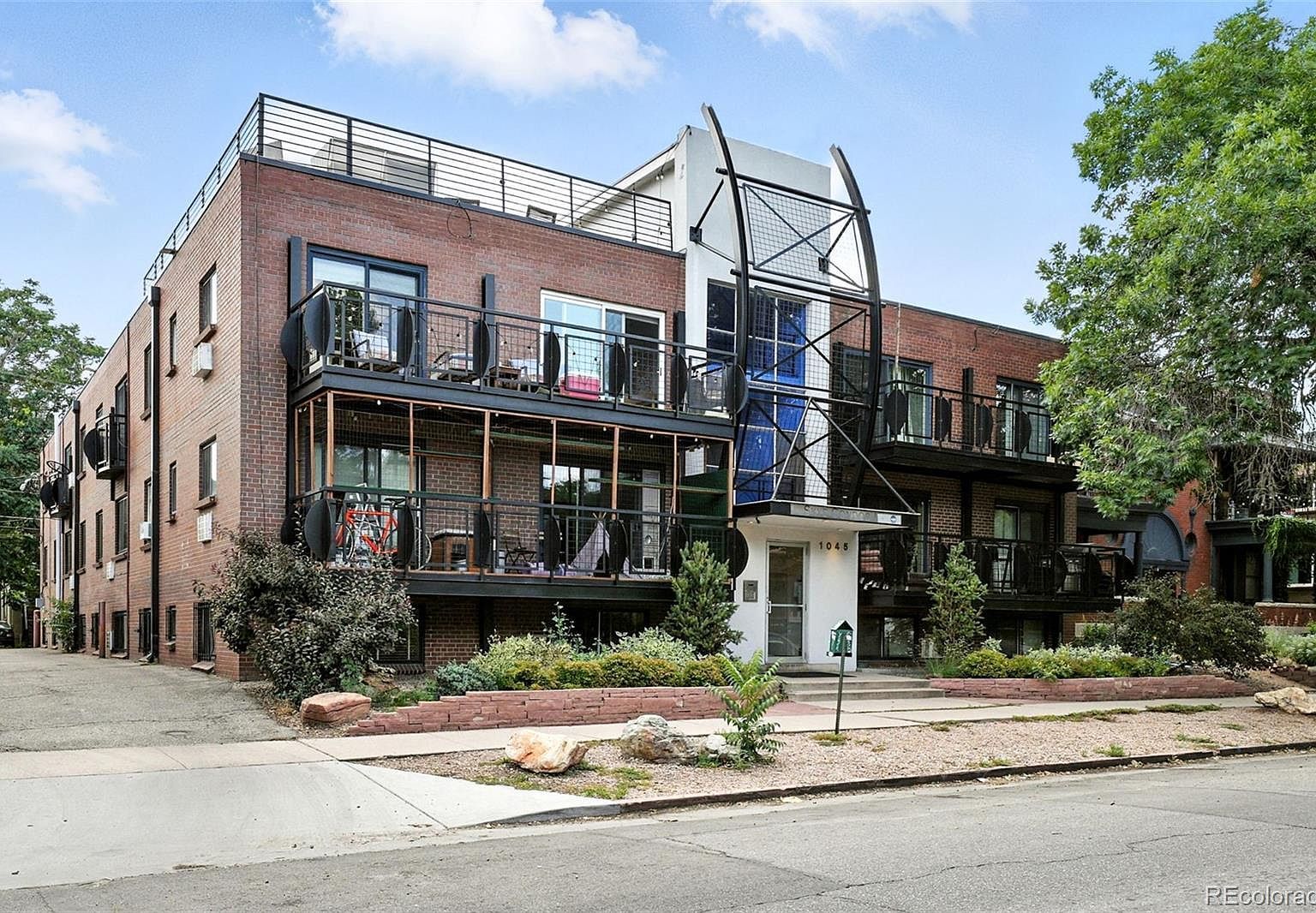 1045 N Clarkson St APT 102 Denver, CO 80218 - Thumbnail 3