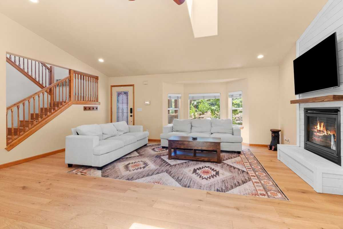 1580 Boca Raton Drive, South Lake Tahoe, CA, USA, 96150 - Thumbnail 3