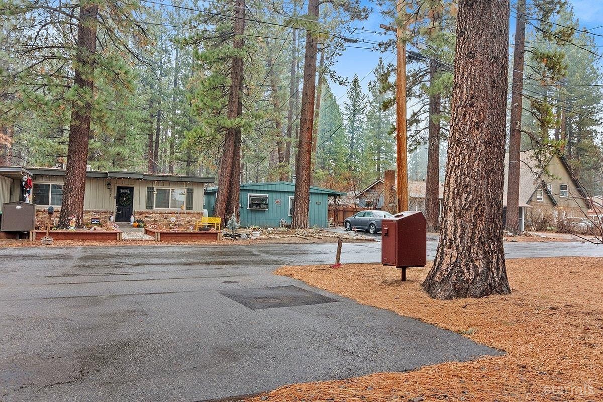 2520 Osborne Ave South Lake Tahoe, CA 96150 - Thumbnail 3