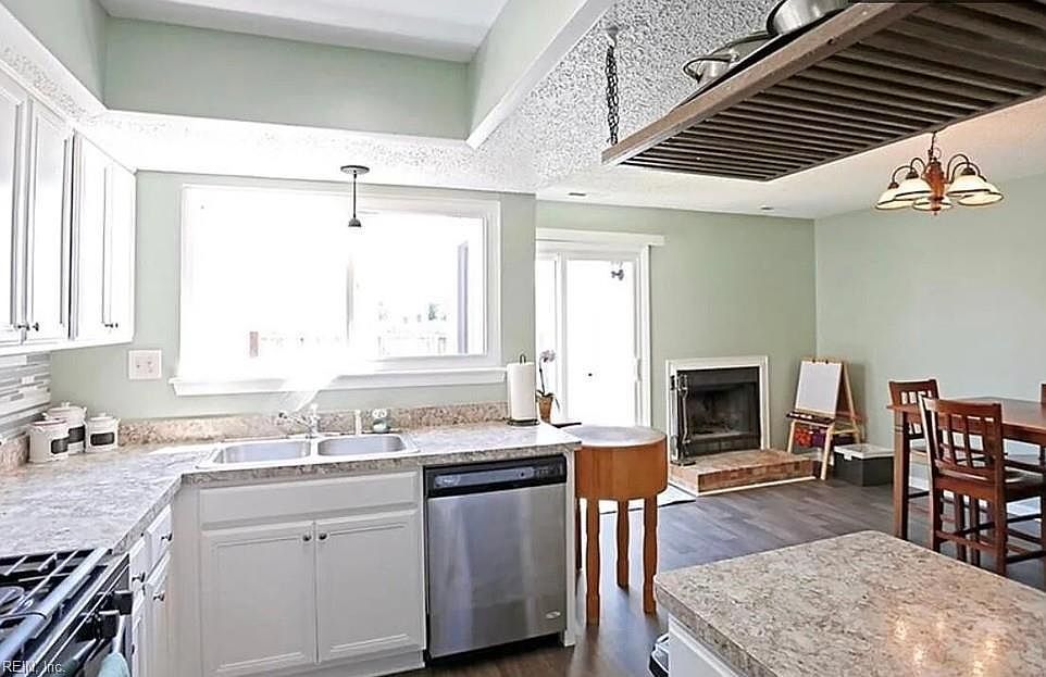 789 Quesnel Dr Virginia Beach, VA 23454 - Thumbnail 3