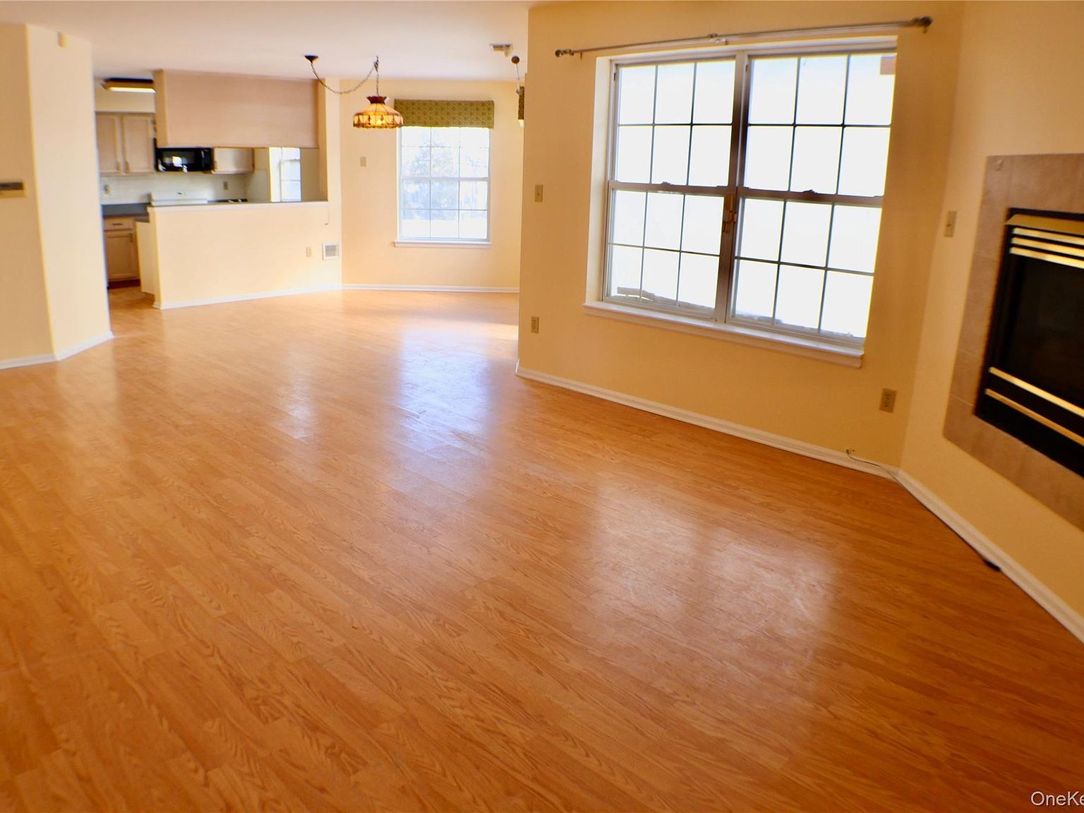 305 Gazebo Ct New Windsor, NY 12553 - Thumbnail 3