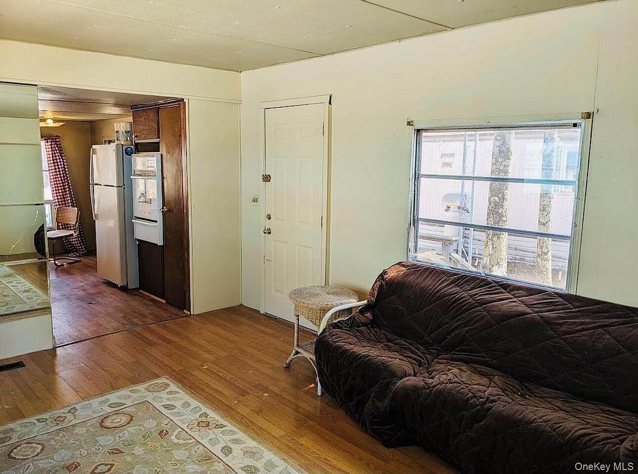 620 Montauk Hwy TRAILER 32 Westhampton Beach, NY 11978 - Thumbnail 3