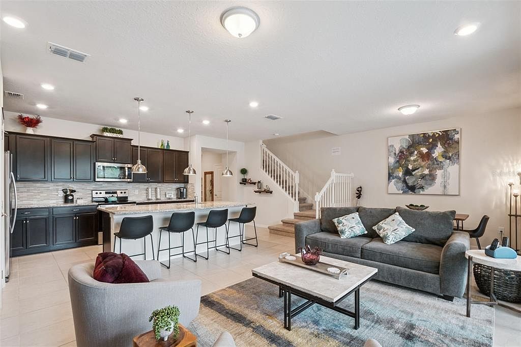 921 Paradise Dr Davenport, FL 33897 - Thumbnail 3