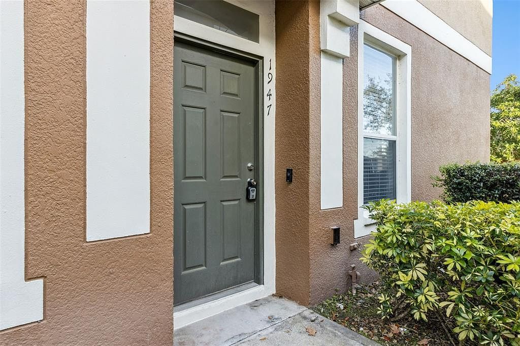 1947 Estancia Cir Unit 8C Kissimmee, FL 34741 - Thumbnail 3