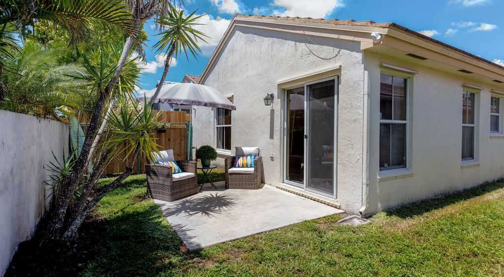 18446 Northwest 21st Street, Pembroke Pines, FL, USA, 33029 - Thumbnail 3