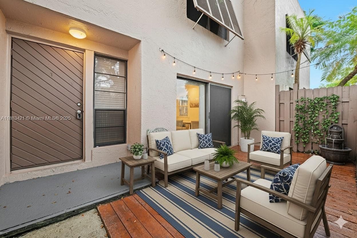 1178 NW 122nd Ter Pembroke Pines, FL 33026 - Thumbnail 3