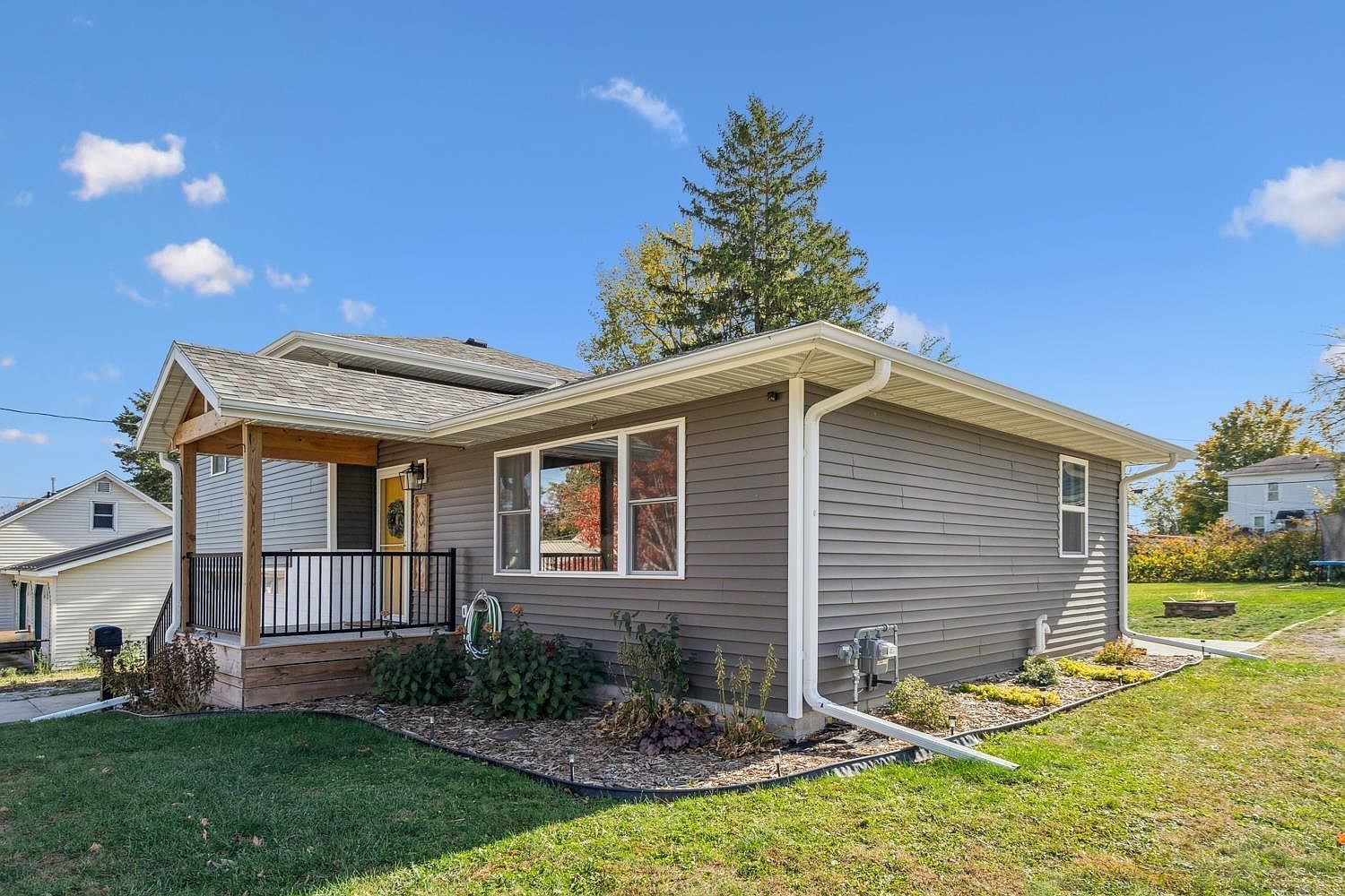 707 2nd St NE Independence, IA 50644 - Thumbnail 3