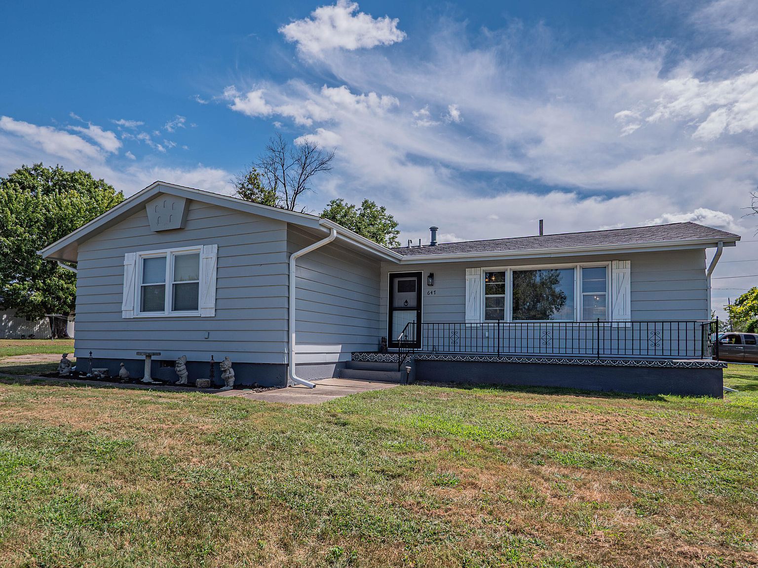 647 Dawson Dr Paris, MO 65275 - Thumbnail 3