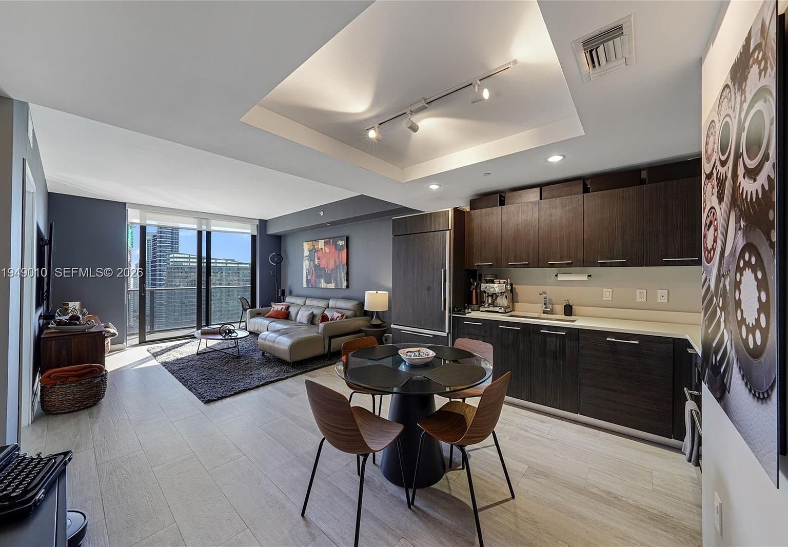 45 SW 9th St APT 3405 Miami, FL 33130 - Thumbnail 3