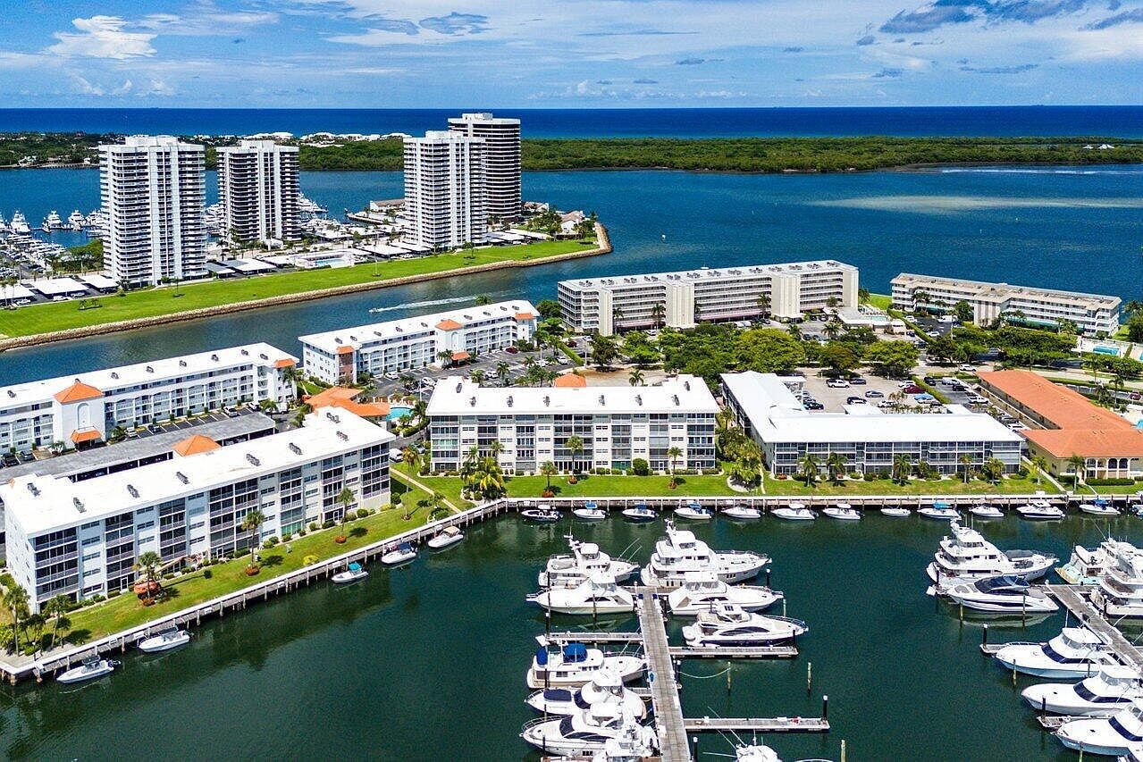 29 Yacht Club Dr APT 404 North Palm Beach, FL 33408 - Thumbnail 3