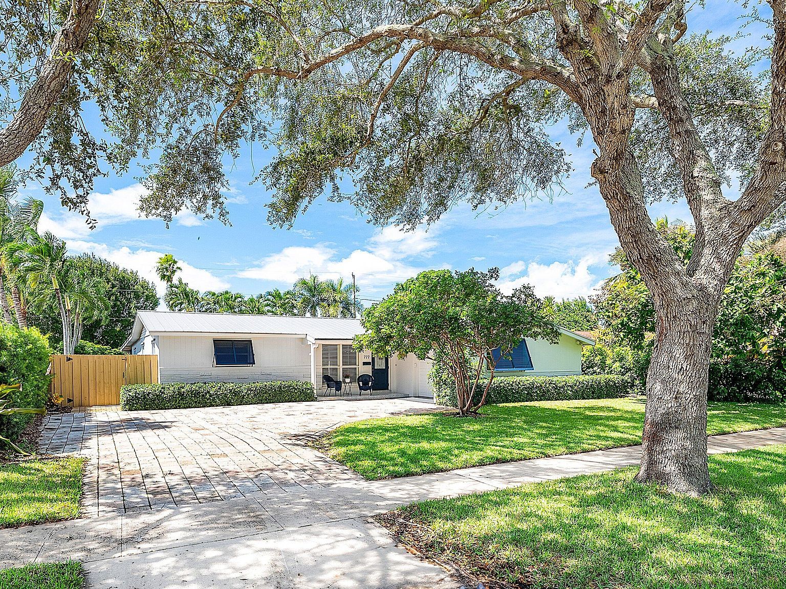 777 Lagoon Dr North Palm Beach, FL 33408 - Thumbnail 3