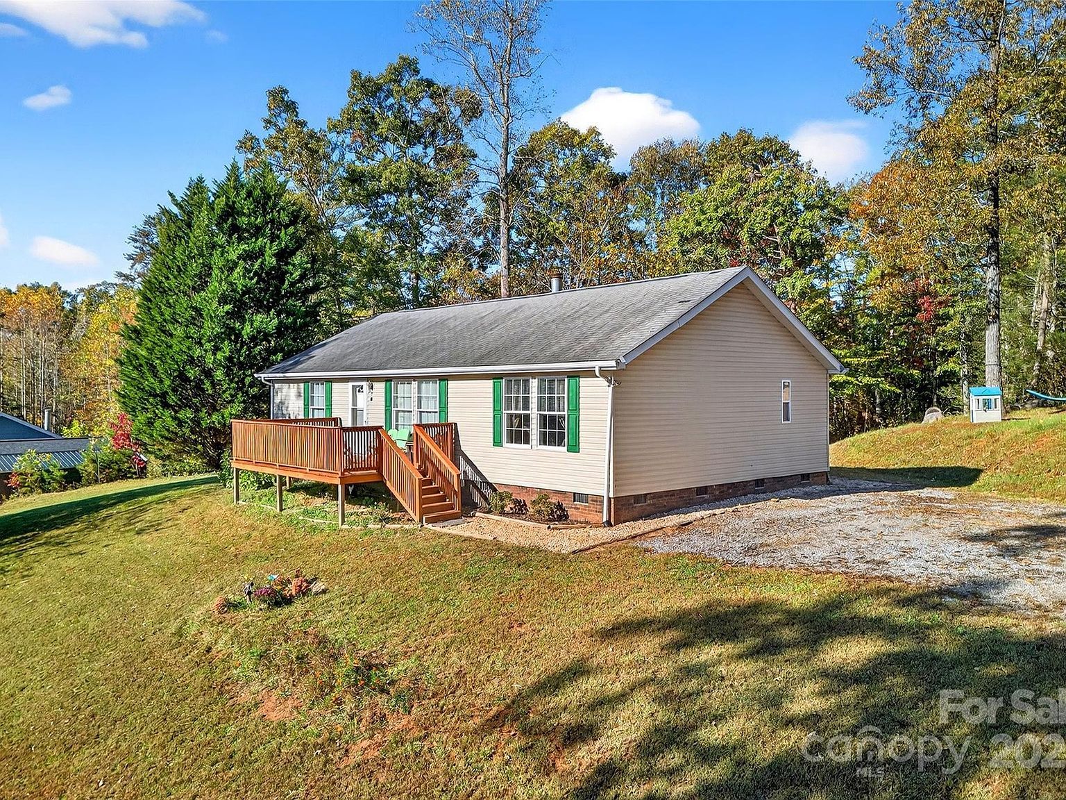 157 Blue Bird Meadows Dr Nebo, NC 28761 - Thumbnail 3