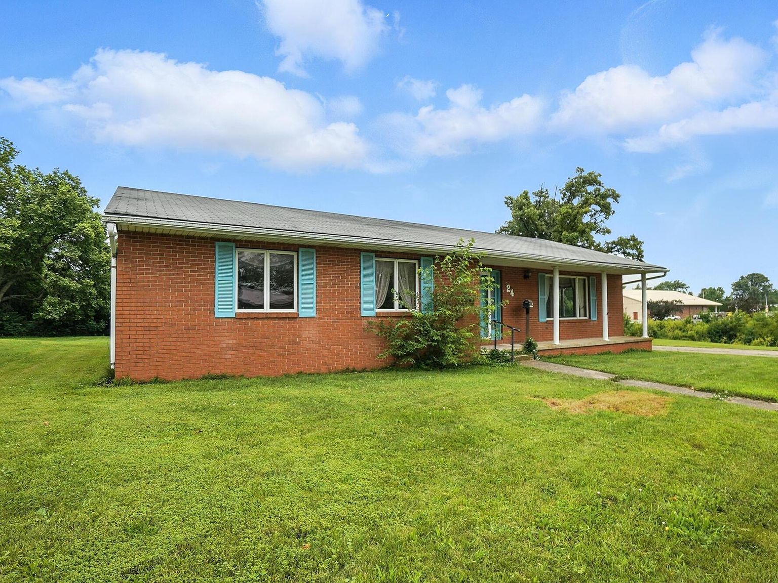 24 W High St Jeffersonville, OH 43128 - Thumbnail 3