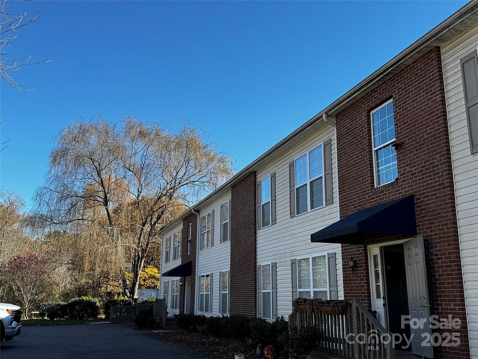 237 Camelot Dr APT B Waynesville, NC 28786 - Thumbnail 3