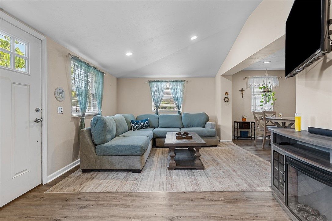 4673 Mill Stream Ct Murrysville, PA 15668 - Thumbnail 3