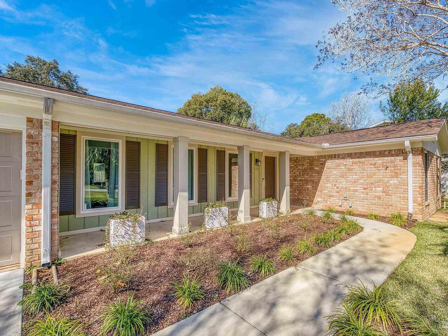 309 Dolphin St Gulf Breeze, FL 32561 - Thumbnail 3