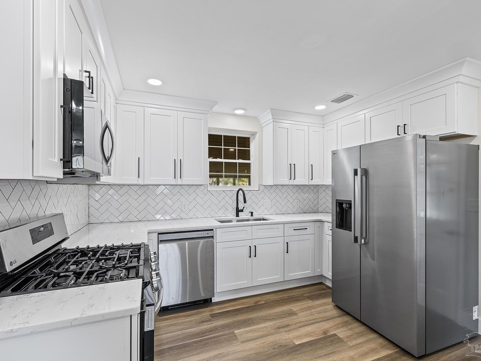 3200 E Avery St Pensacola, FL 32503 - Thumbnail 3