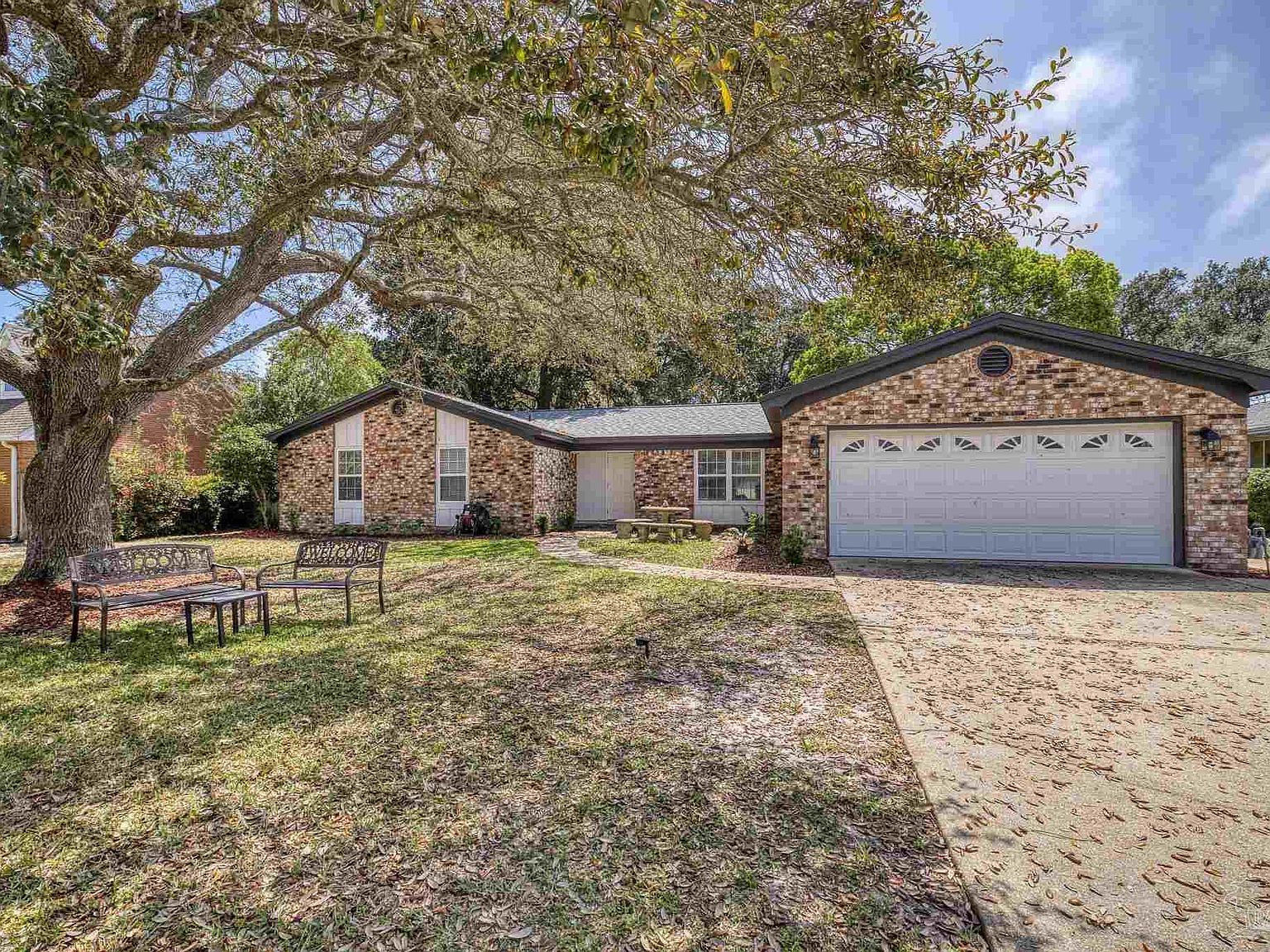 420 Dolphin St Gulf Breeze, FL 32561 - Thumbnail 3