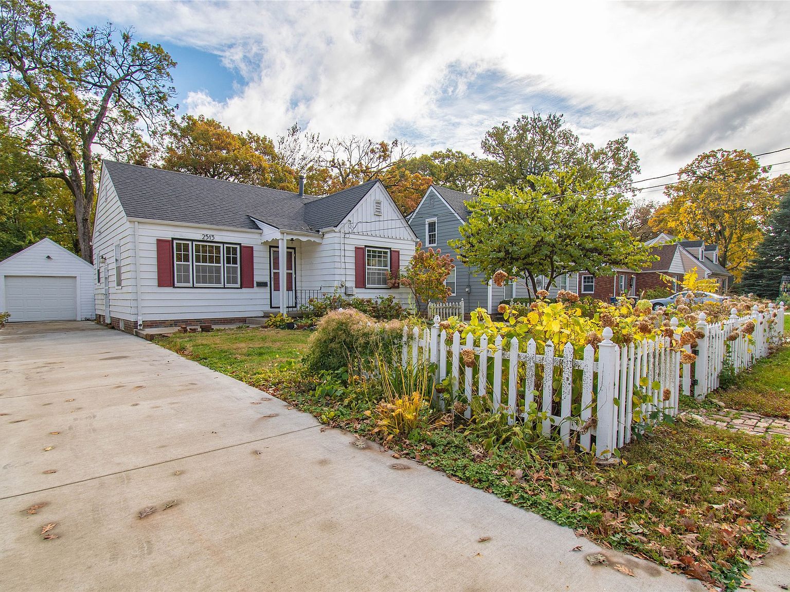 2513 33rd St Des Moines, IA 50310 - Thumbnail 3