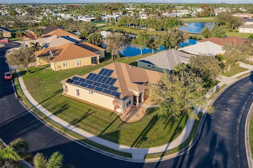 2860 Suncoast Lakes Blvd Punta Gorda, FL 33980 - Thumbnail 3