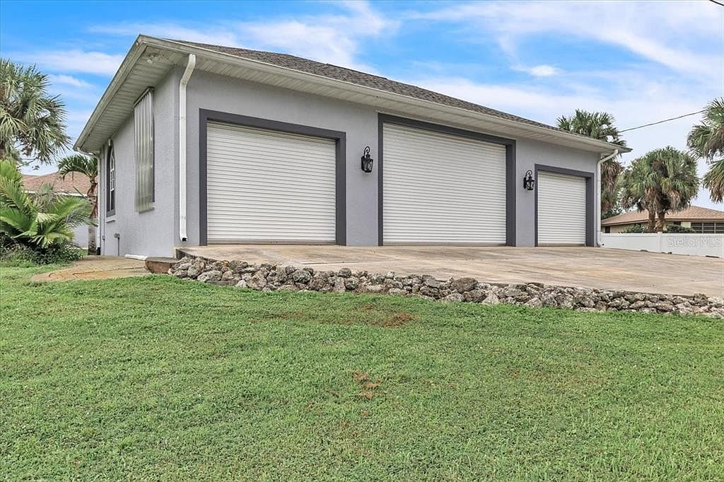 1114 Campbell St Port Charlotte, FL 33953 - Thumbnail 3