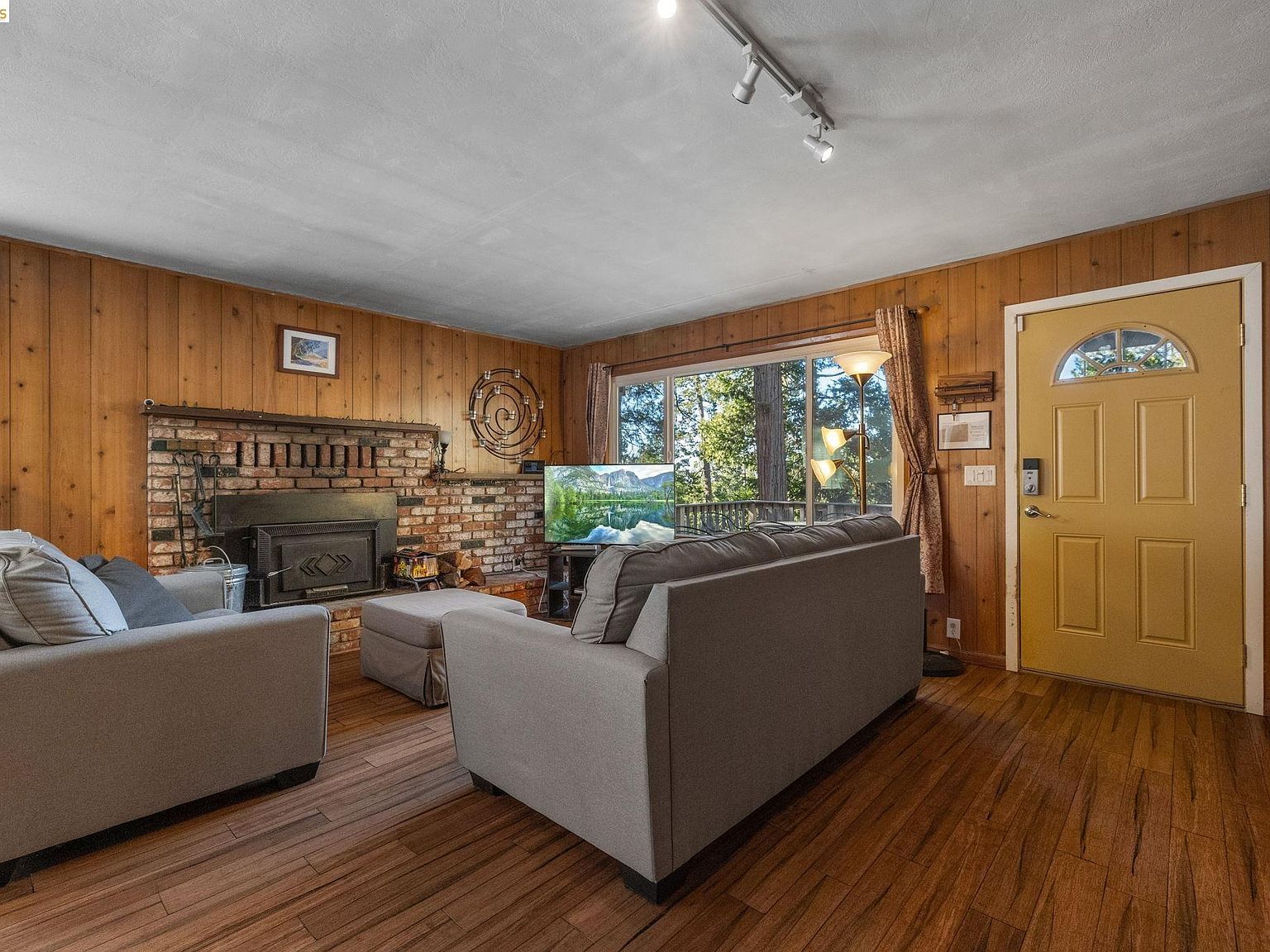 24363 Jeanita Ln Mi Wuk Village, CA 95346 - Thumbnail 3