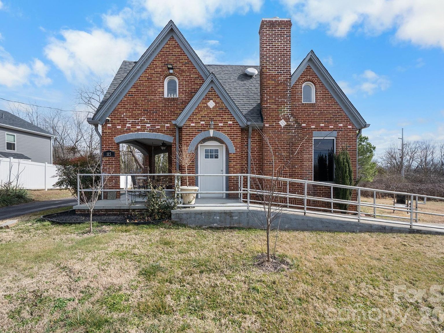 115 12th St SW Hickory, NC 28602 - Thumbnail 3