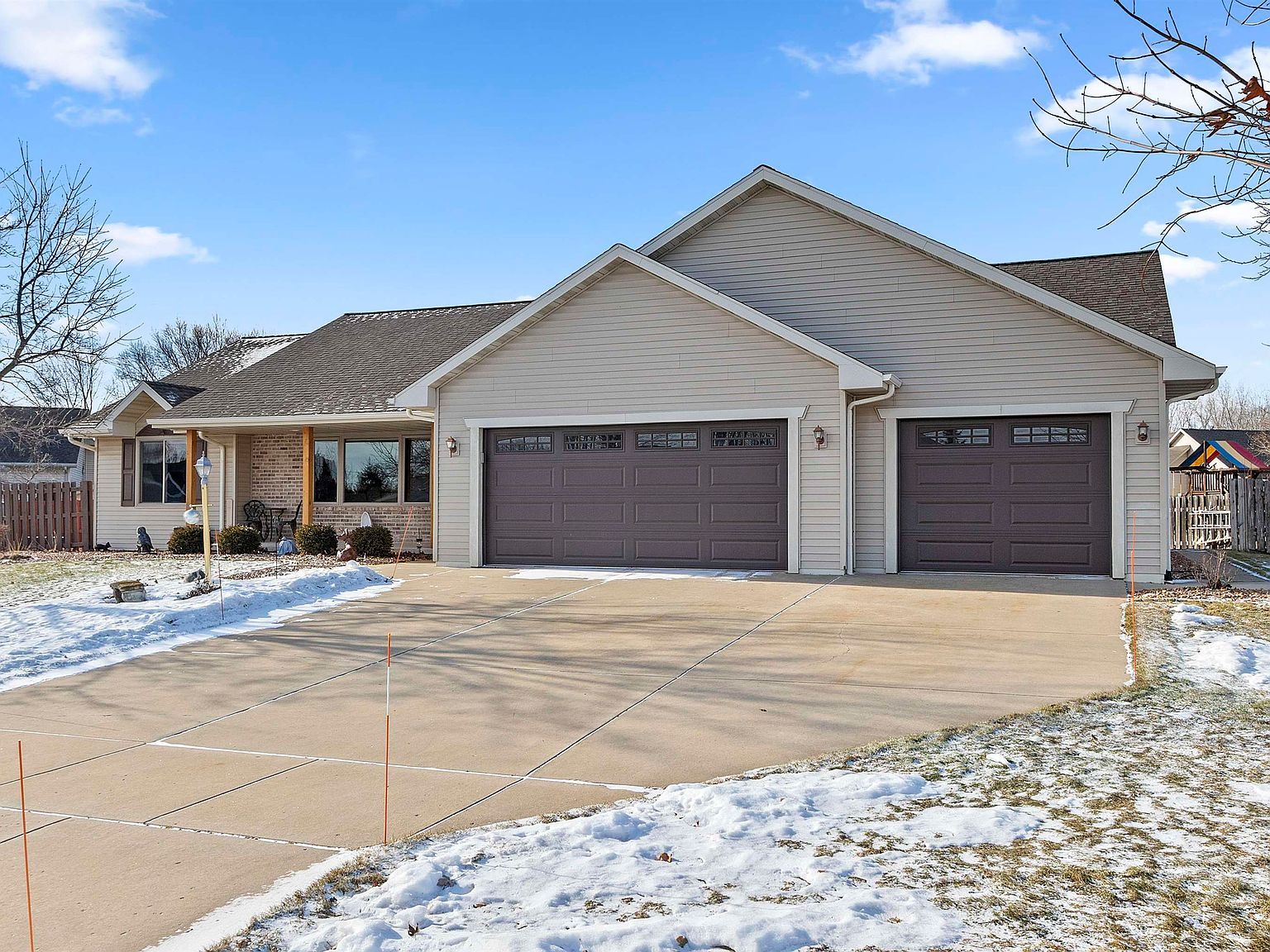 1615 Shallow Creek Ct Green Bay, WI 54313 - Thumbnail 3