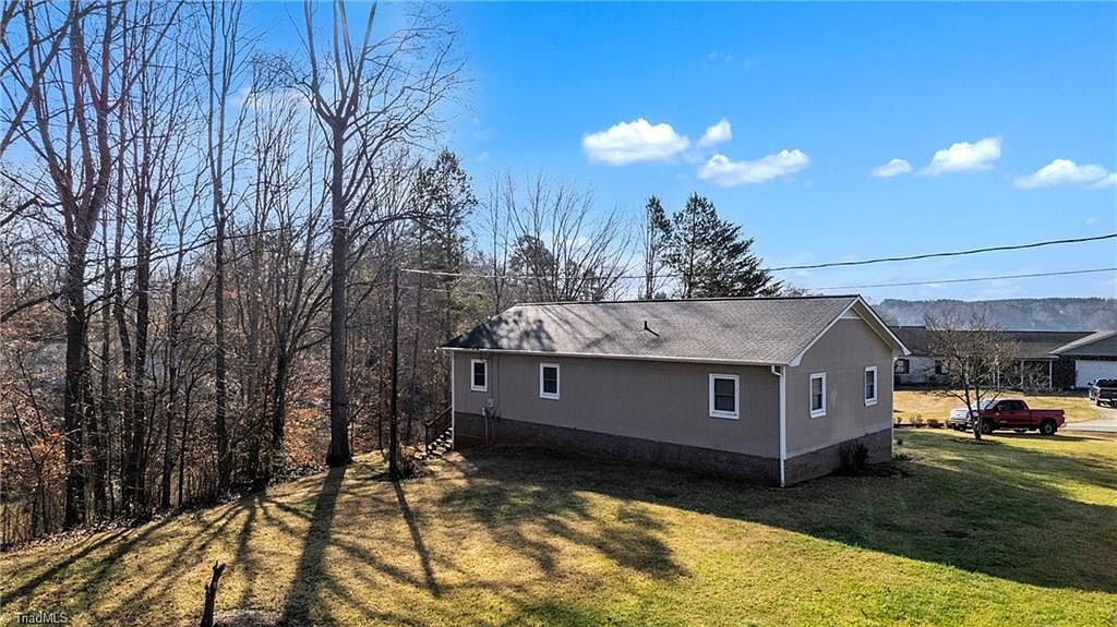 15 Mull Dr Taylorsville, NC 28681 - Thumbnail 3