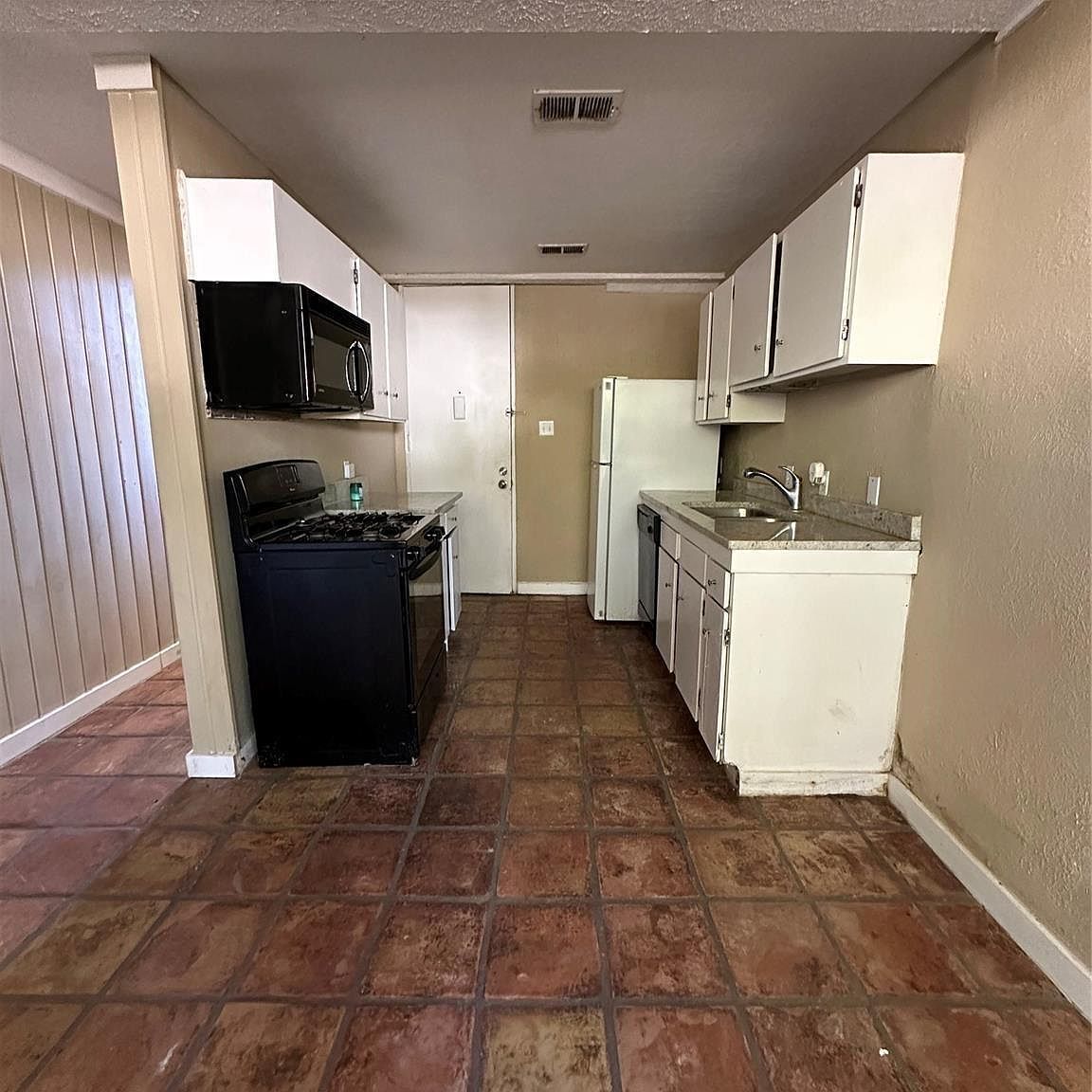 13 Lakeway St Conroe, TX 77304 - Thumbnail 3