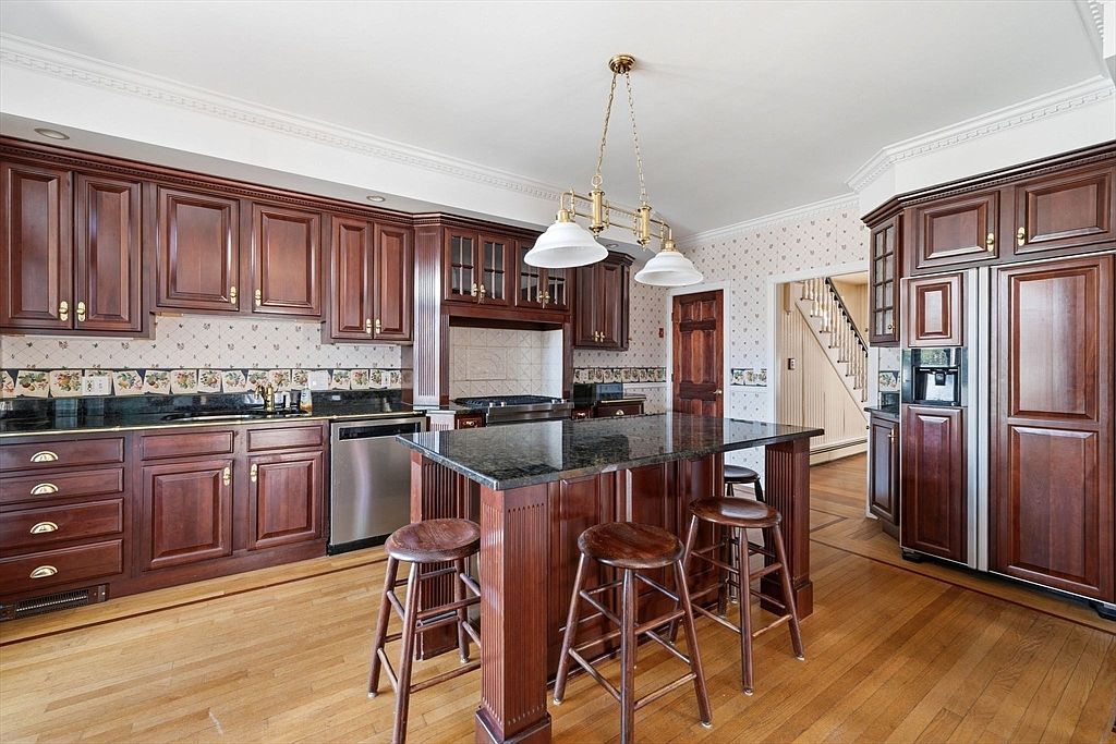 11 Hampshire St Everett, MA 02149 - Thumbnail 3