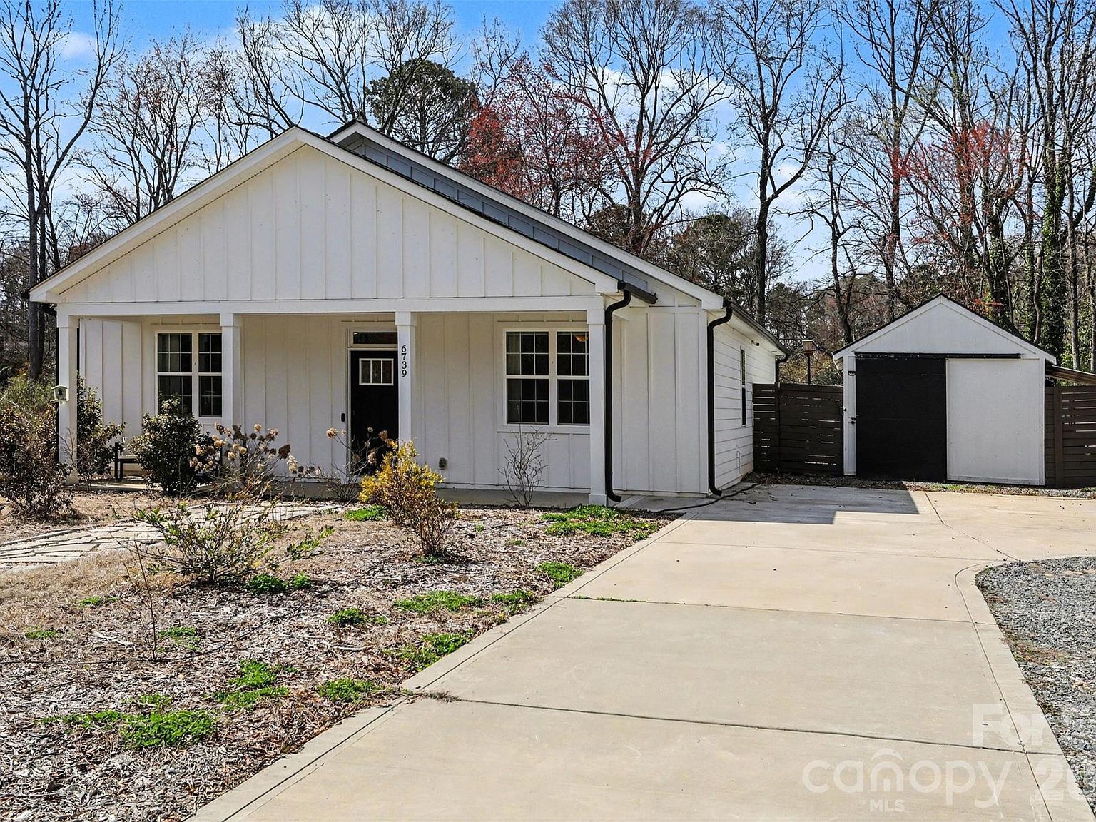 6739 Indian Ln Charlotte, NC 28213 - Thumbnail 3