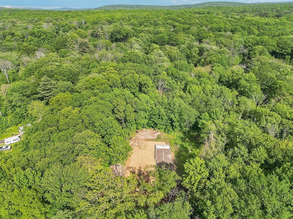 50 Fountain Rd Wales, MA 01081 - Thumbnail 3