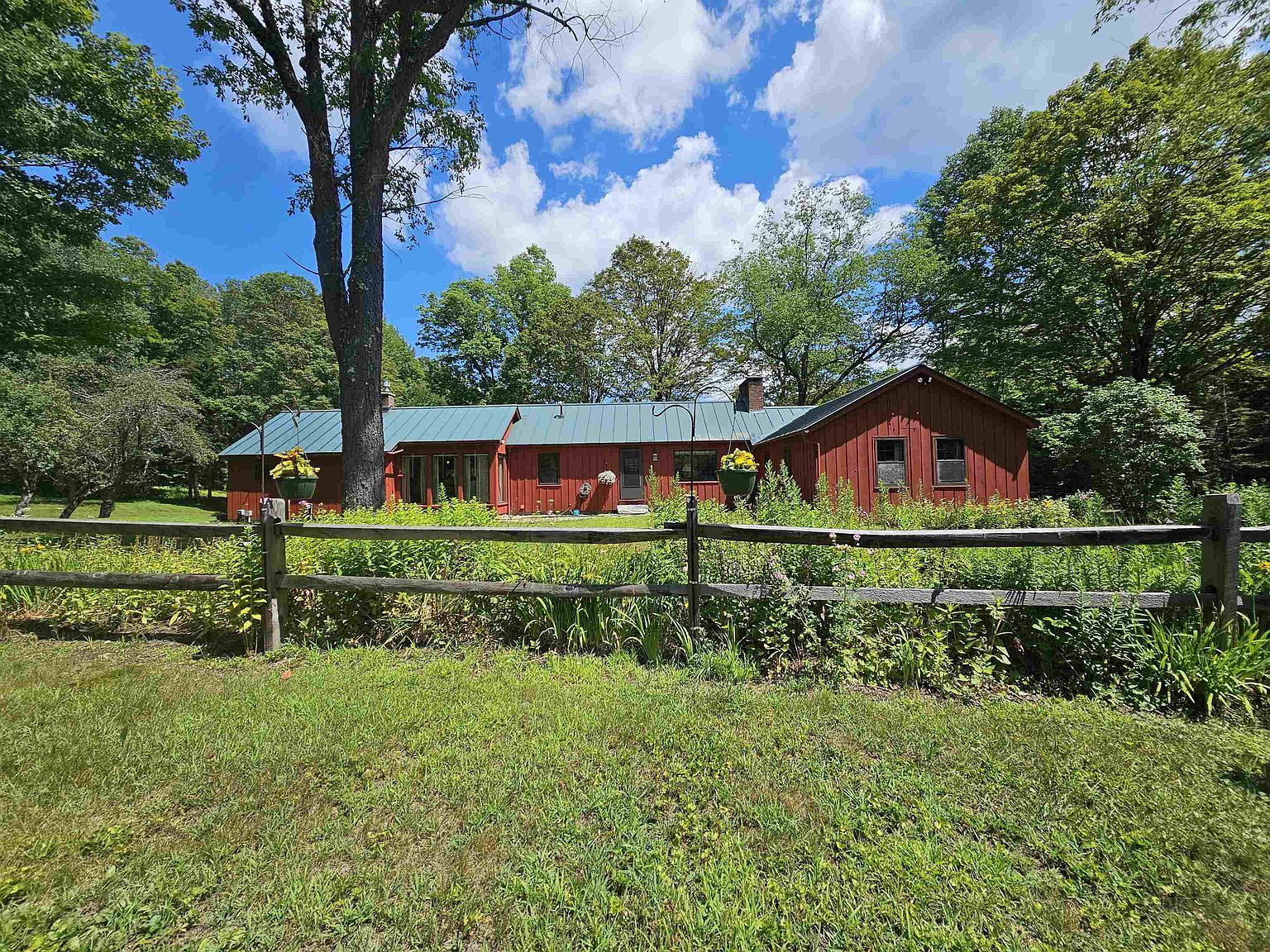 1342 Old Stage Rd Chester, VT 05143 - Thumbnail 3