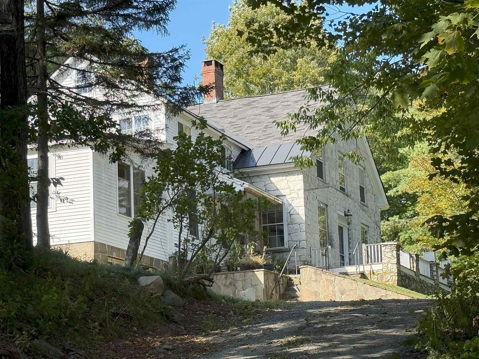 628 Townshend Rd Grafton, VT 05146 - Thumbnail 3