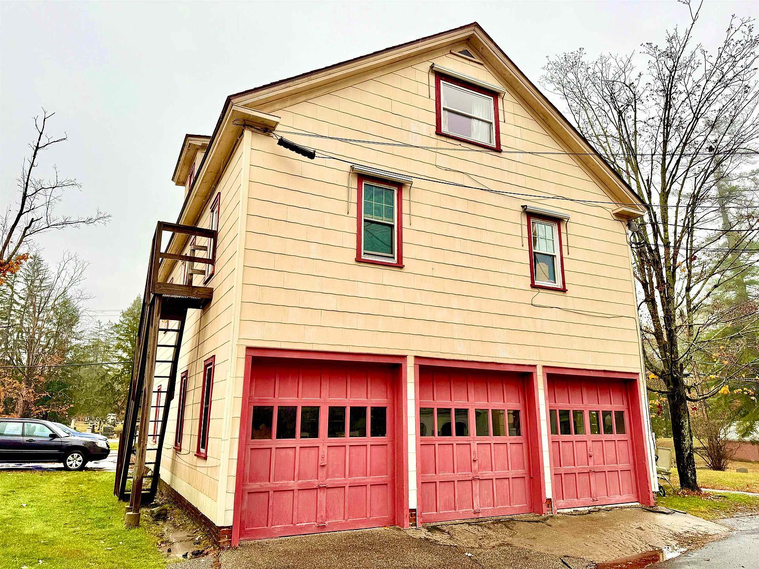 7 Common St Springfield, VT 05156 - Thumbnail 3