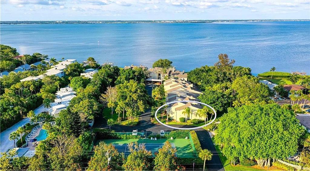 5260 Gulf Of Mexico Dr UNIT 401 Longboat Key, FL 34228 - Thumbnail 3