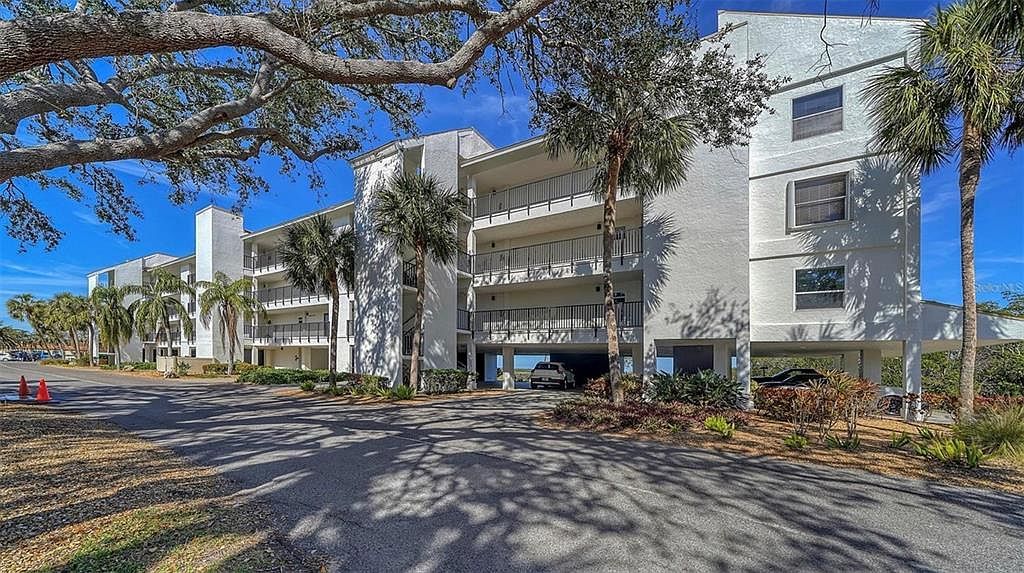 4600 Gulf Of Mexico Dr UNIT 206 Longboat Key, FL 34228 - Thumbnail 3