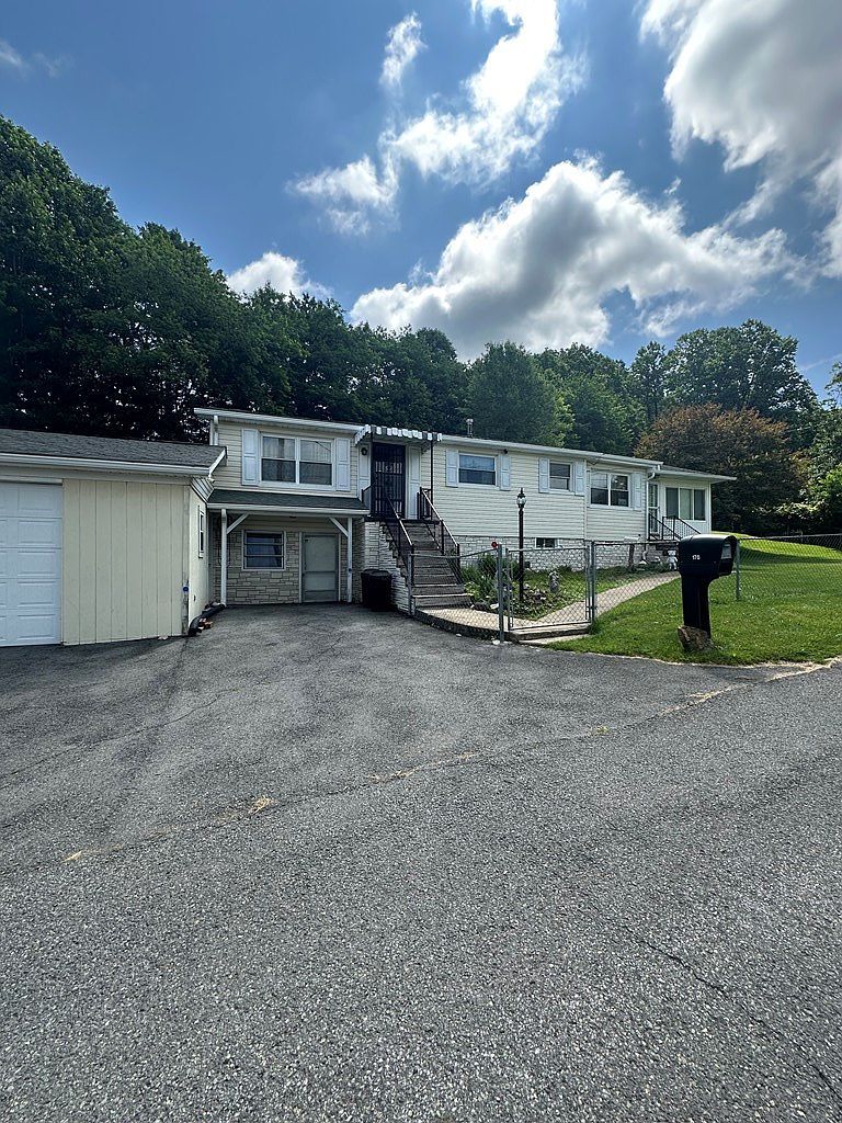 170 Bradley Connector Mount Hope, WV 25880 - Thumbnail 3