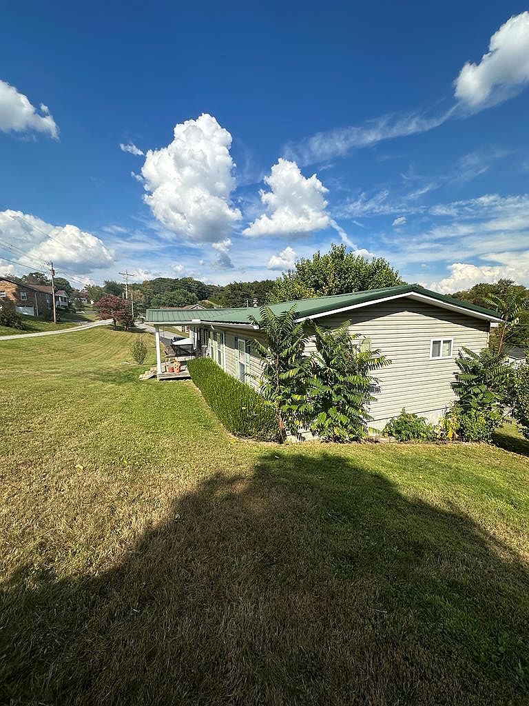 124 Cameron St Crab Orchard, WV 25827 - Thumbnail 3