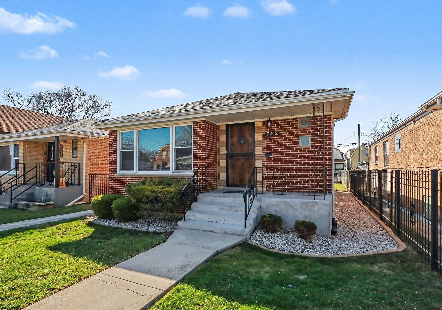 7242 S Honore St Chicago, IL 60636 - Thumbnail 3