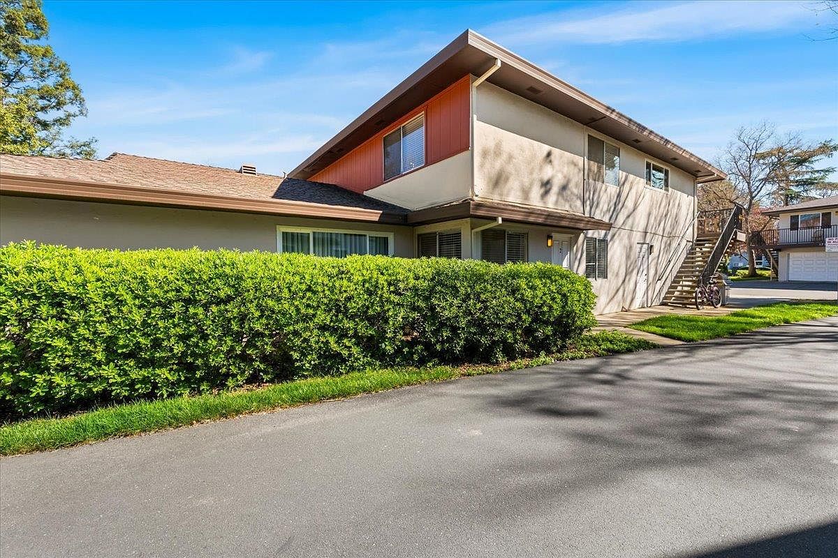1730 Fremont Ct APT 2 Davis, CA 95618 - Thumbnail 3