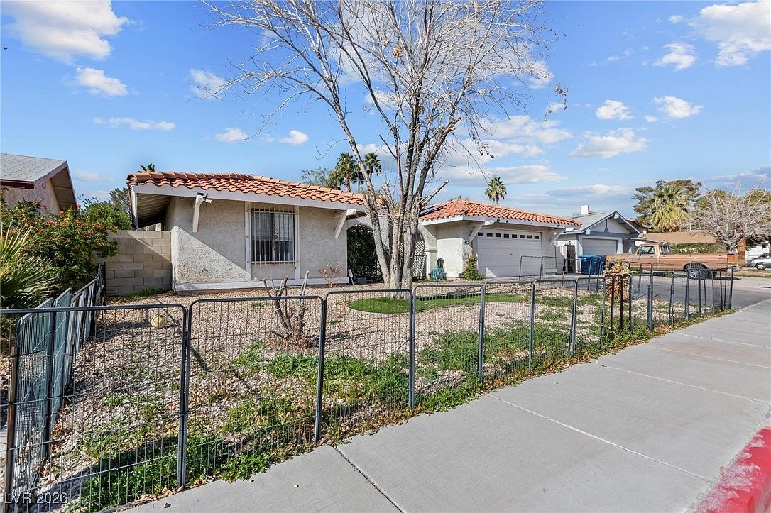 2423 Vista Colina St Henderson, NV 89014 - Thumbnail 3