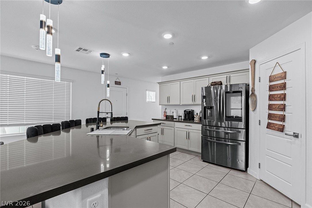 4915 Chidlaw Ave #3 Las Vegas, NV 89115 - Thumbnail 3
