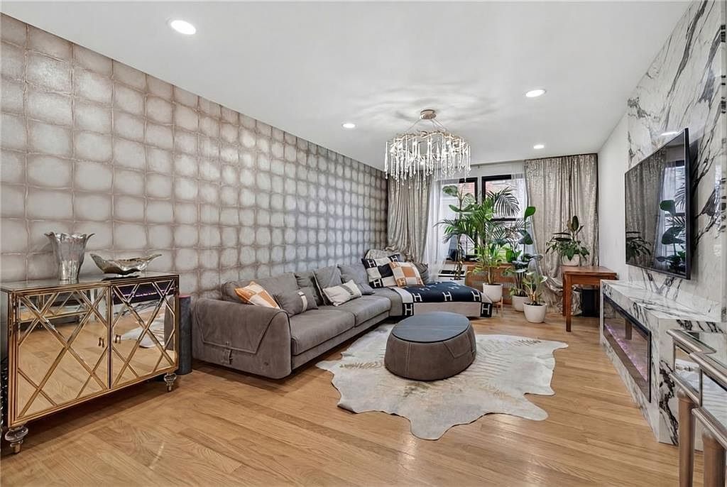 (undisclosed Address) Brooklyn, NY 11235 - Thumbnail 3