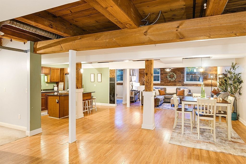 25 Cedar St UNIT 3 Amesbury, MA 01913 - Thumbnail 3